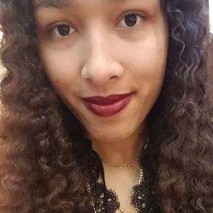 Meet your Posher, Vanessa